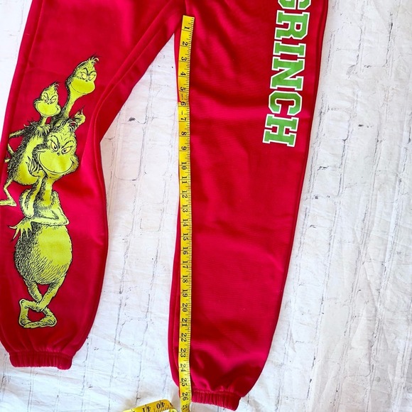 NWOT Junior’s Medium (7/9) Dr. Seuss The Grinch Sweatpants - Picture 8 of 8